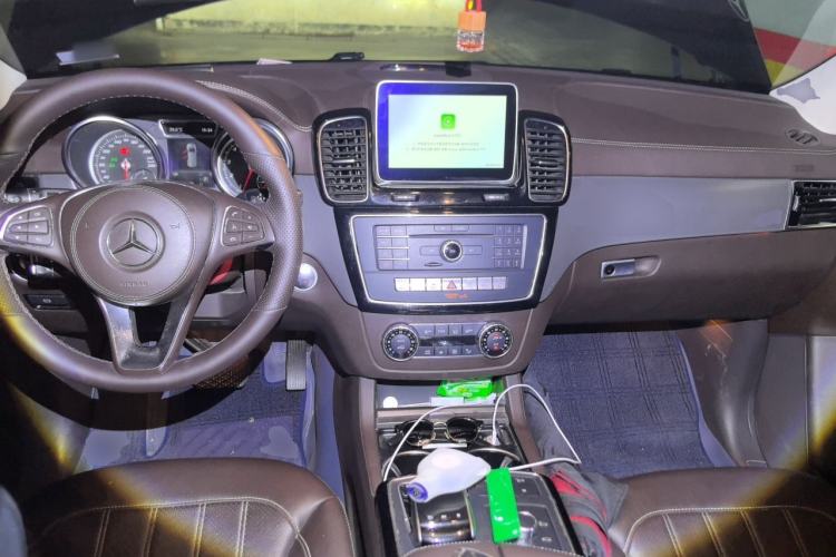 Used Mercedes-Benz GLS 2018 Facelift GLS 320 4MATIC Center Console