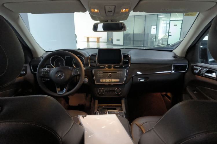 Used Mercedes-Benz GLS 2018 Refreshed GLS 400 4MATIC Dynamic Edition Center Console