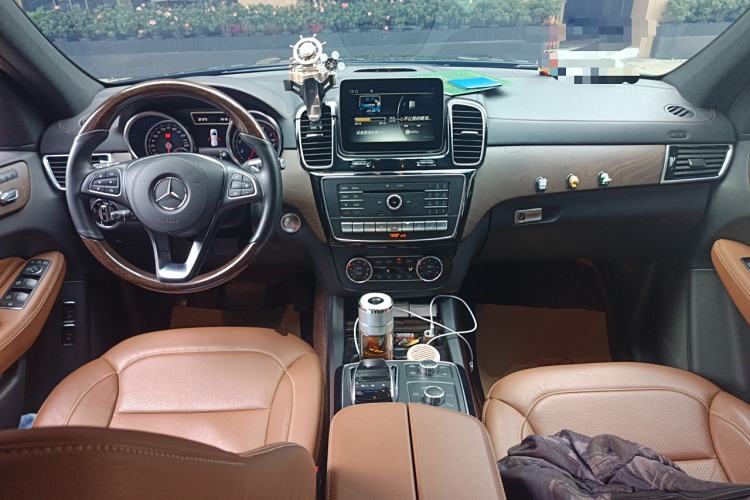 Used Mercedes-Benz GLS 2018 GLS 400 4MATIC Luxury Model Center Console