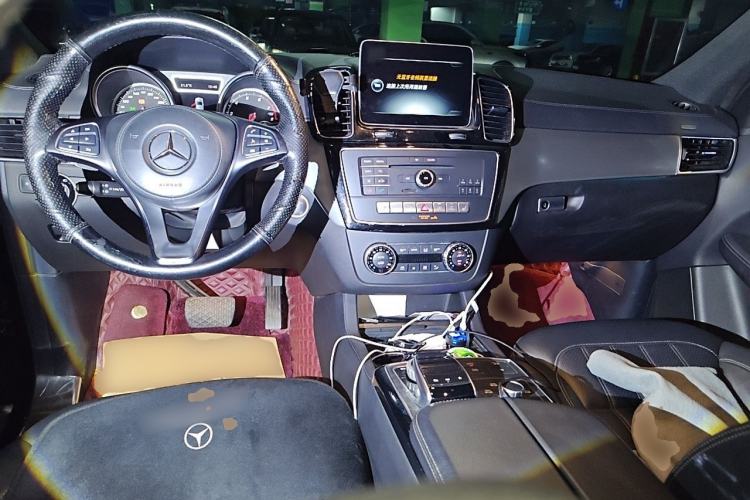 Used Mercedes-Benz GLS 2018 Facelift GLS 320 4MATIC Center Console