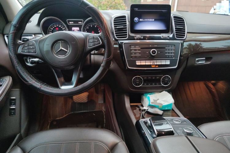Used Mercedes-Benz GLS 2018 GLS 400 4MATIC Dynamic Model Center Console