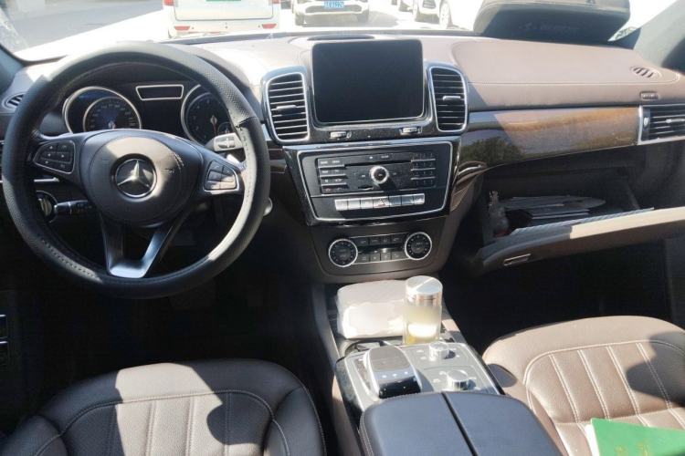 Used Mercedes-Benz GLS 2018 Refreshed GLS 400 4MATIC Dynamic Edition Center Console