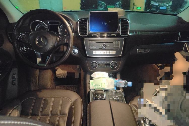Used Mercedes-Benz GLS 2018 Refreshed GLS 400 4MATIC Dynamic Edition Center Console