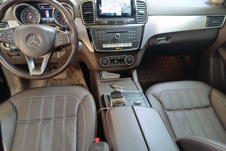Used Mercedes-Benz GLS 2018 Facelift GLS 320 4MATIC Center Console