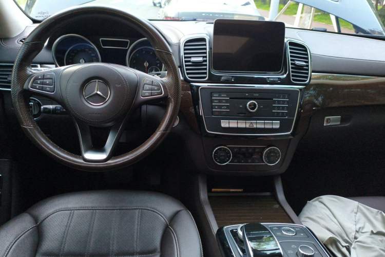 Used Mercedes-Benz GLS 2018 Refreshed GLS 400 4MATIC Dynamic Edition Center Console