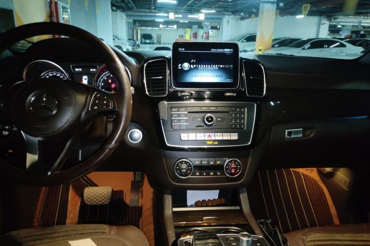 Used Mercedes-Benz GLS 2018 Refreshed GLS 400 4MATIC Dynamic Edition Center Console