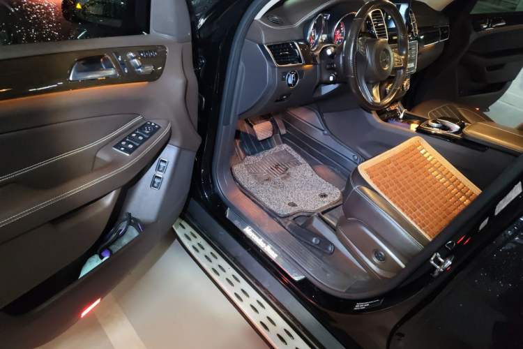 Used Mercedes-Benz GLS 2018 Refreshed GLS 400 4MATIC Dynamic Edition Driver Seat