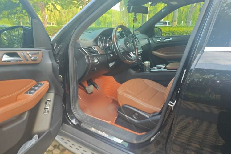 Used Mercedes-Benz GLS 2018 GLS 400 4MATIC Luxury Model Driver Seat