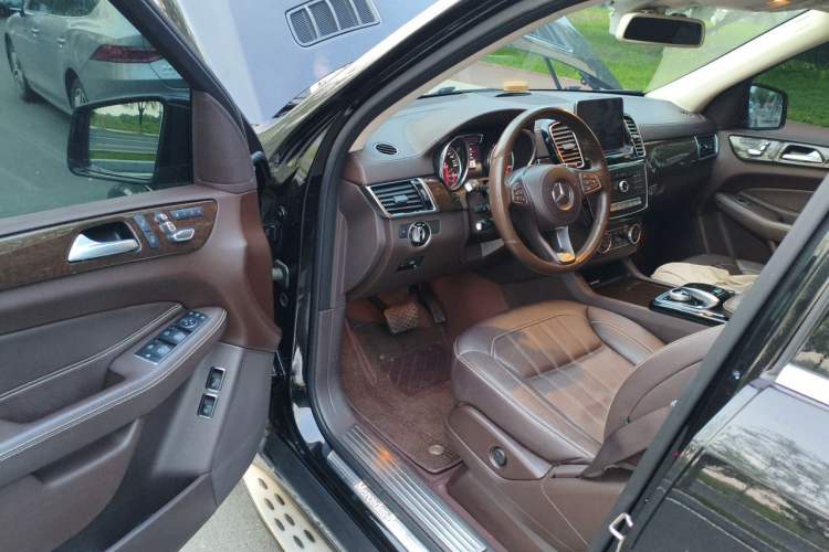 Used Mercedes-Benz GLS 2018 Refreshed GLS 400 4MATIC Dynamic Edition Driver Seat