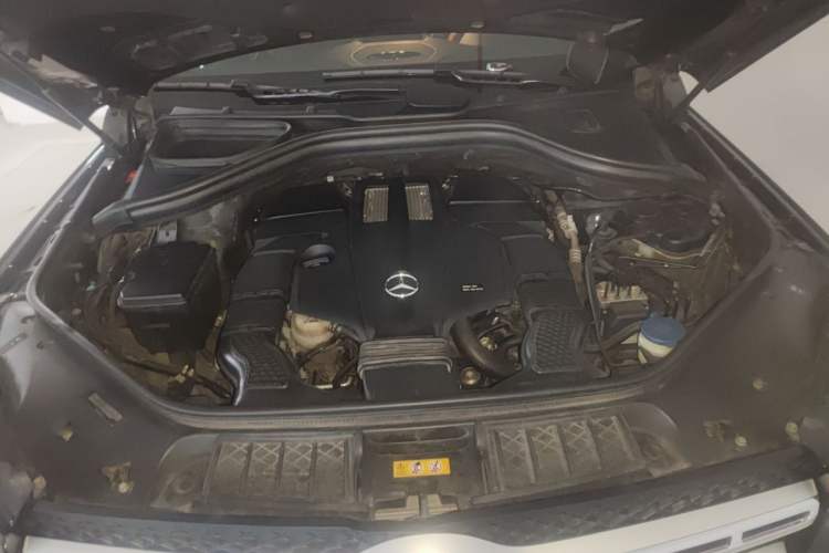 Used Mercedes-Benz GLS  Engine Bay