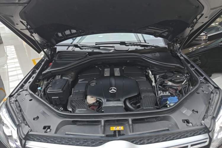 Used Mercedes-Benz GLS 2018 Refreshed GLS 400 4MATIC Dynamic Edition Engine Bay
