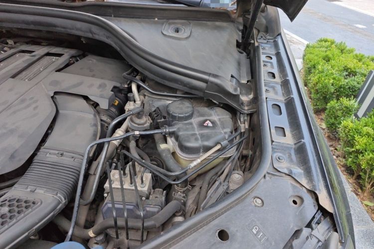 Used Mercedes-Benz GLS 2018 GLS 400 4MATIC Luxury Model Engine Bay Left
