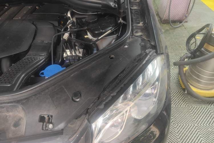 Used Mercedes-Benz GLS 2018 GLS 320 4MATIC Engine Bay Left