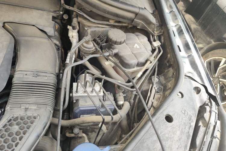Used Mercedes-Benz GLS  Engine Bay Left