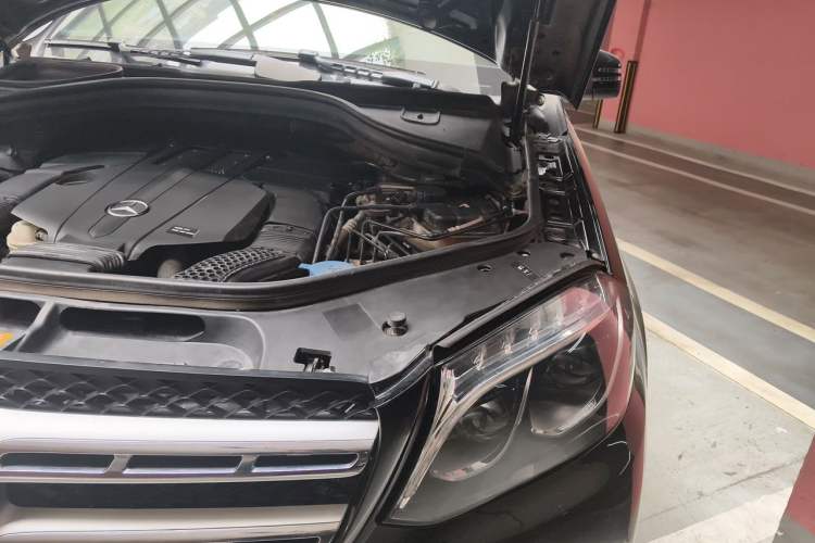 Used Mercedes-Benz GLS  Engine Bay Left