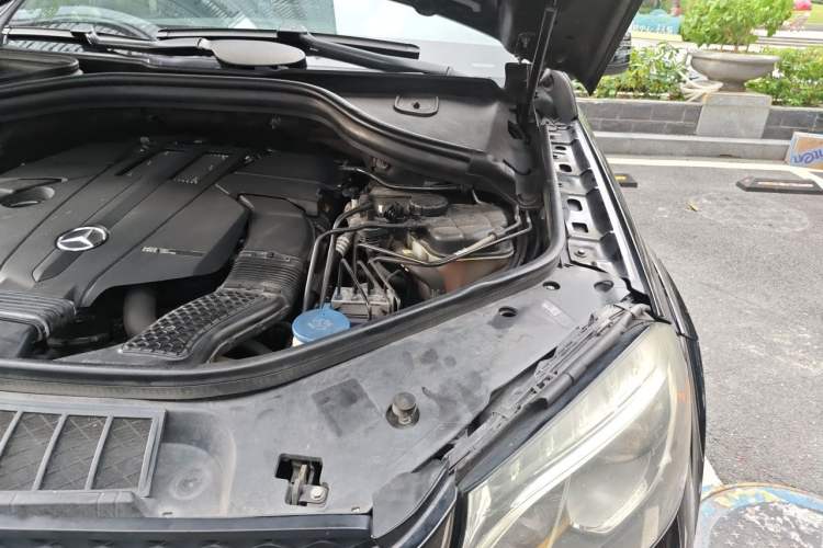 Used Mercedes-Benz GLS  Engine Bay Left