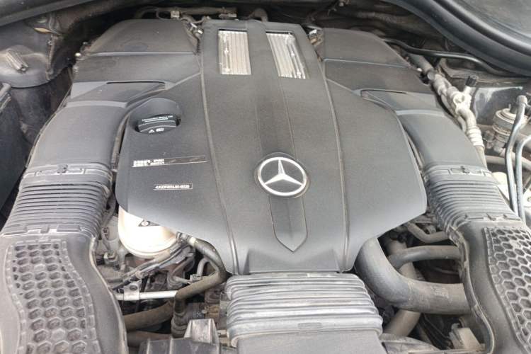Used Mercedes-Benz GLS  Engine Bay