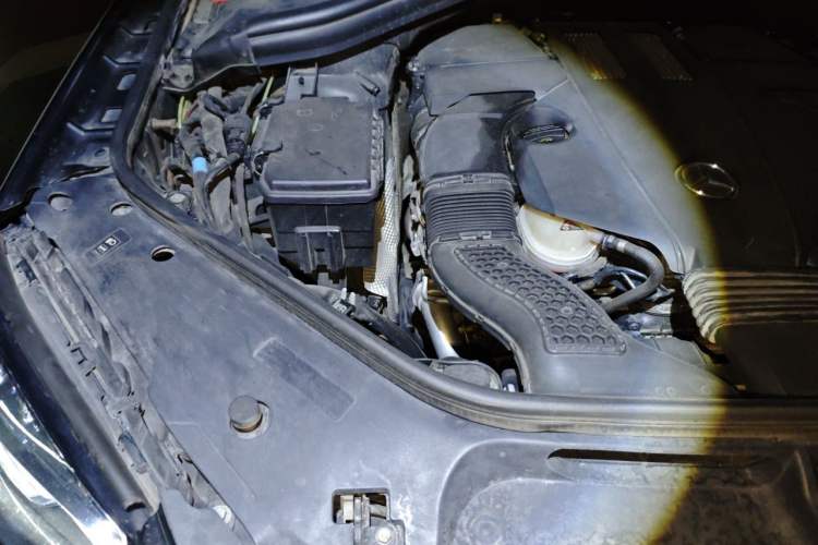 Used Mercedes-Benz GLS 2018 GLS 320 4MATIC Engine Bay Right