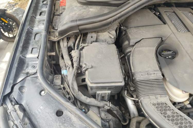 Used Mercedes-Benz GLS  Engine Bay Right