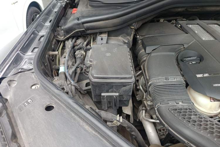 Used Mercedes-Benz GLS  Engine Bay Right
