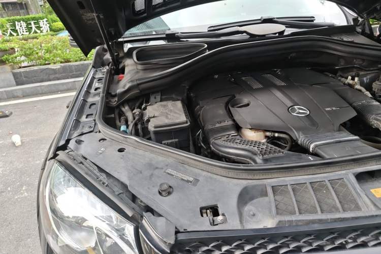 Used Mercedes-Benz GLS  Engine Bay Right