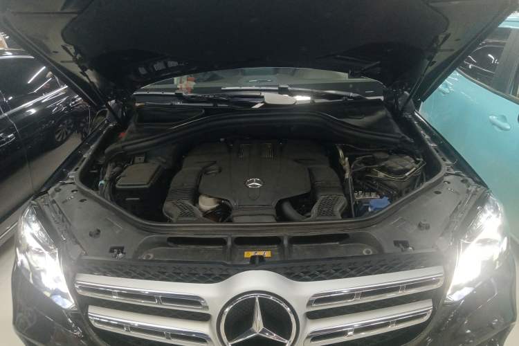 Used Mercedes-Benz GLS 2018 Refreshed GLS 400 4MATIC Dynamic Edition Engine Bay