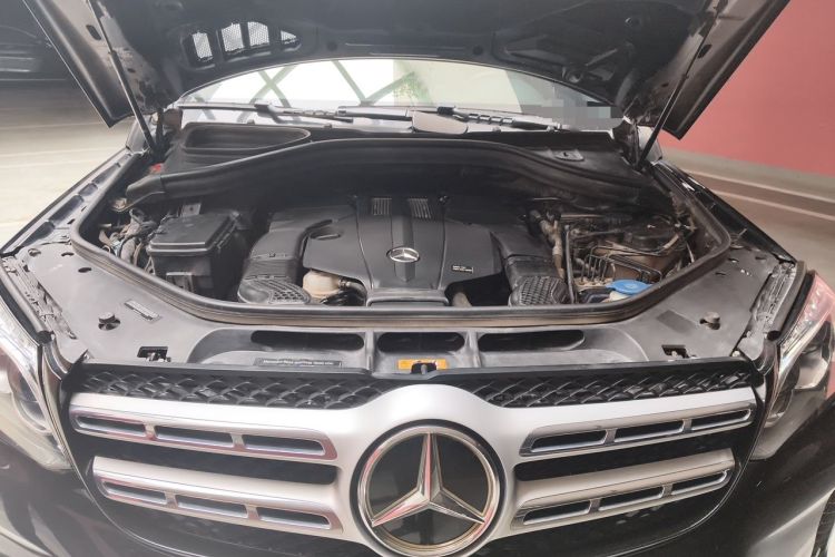 Used Mercedes-Benz GLS  Engine Bay