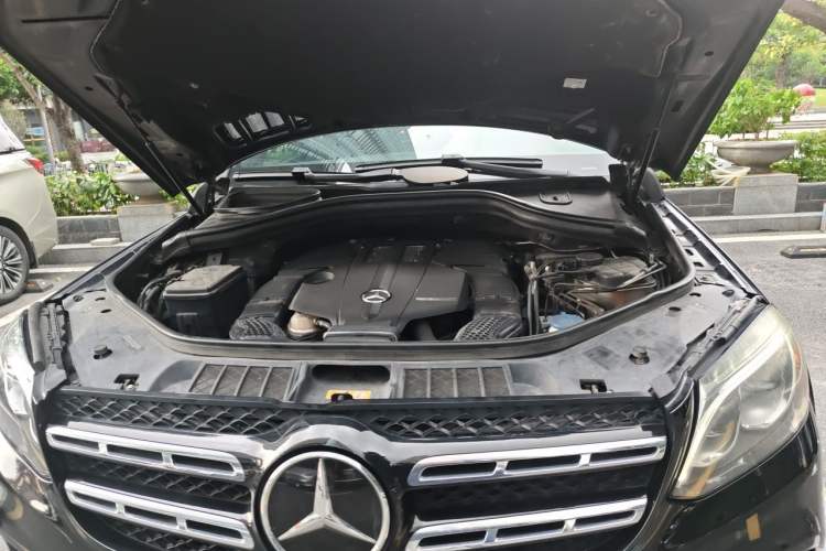 Used Mercedes-Benz GLS  Engine Bay