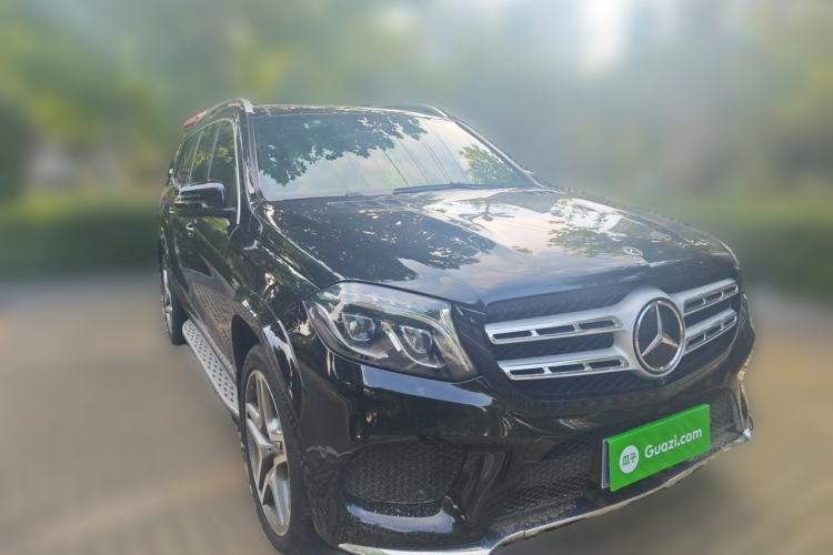 Used Mercedes-Benz GLS 2018 GLS 400 4MATIC Luxury Model Front Right 45 Deg