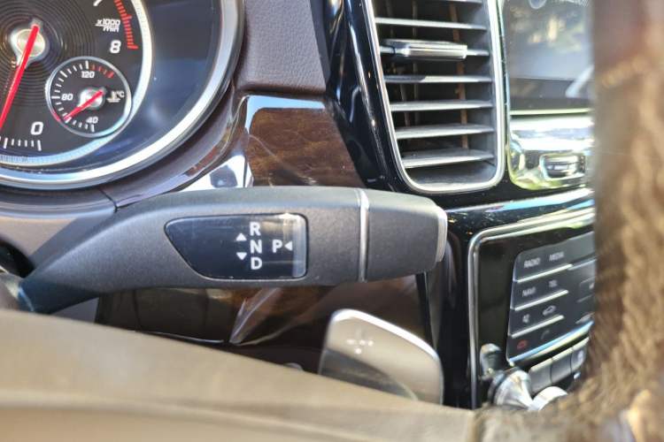 Used Mercedes-Benz GLS 2018 Refreshed GLS 400 4MATIC Dynamic Edition Gear Lever