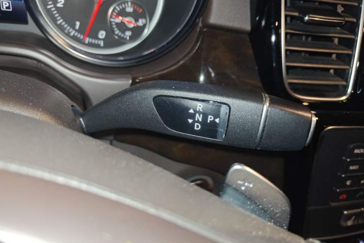 Used Mercedes-Benz GLS 2018 Refreshed GLS 400 4MATIC Dynamic Edition Gear Lever