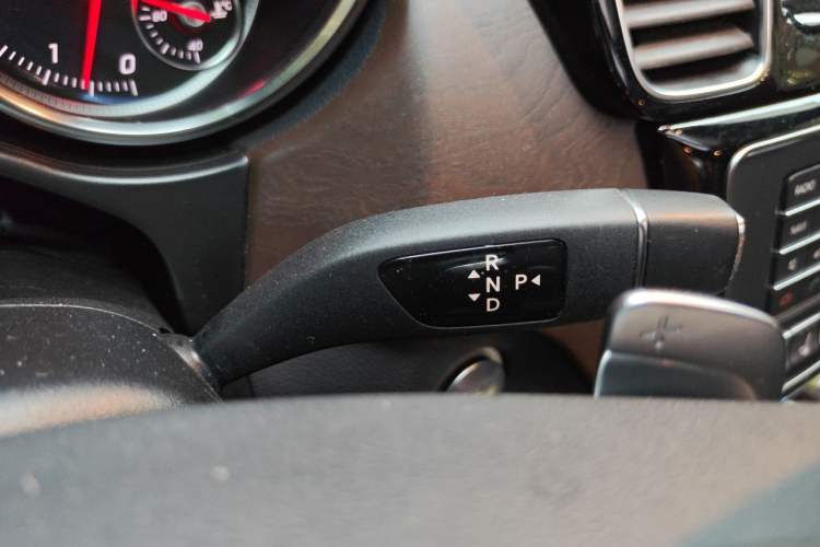 Used Mercedes-Benz GLS 2018 GLS 400 4MATIC Luxury Model Gear Lever