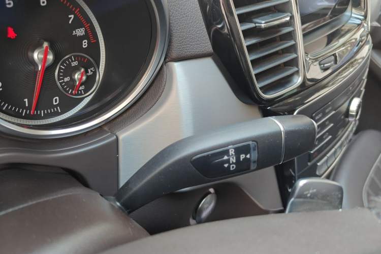 Used Mercedes-Benz GLS 2018 Facelift GLS 320 4MATIC Gear Lever