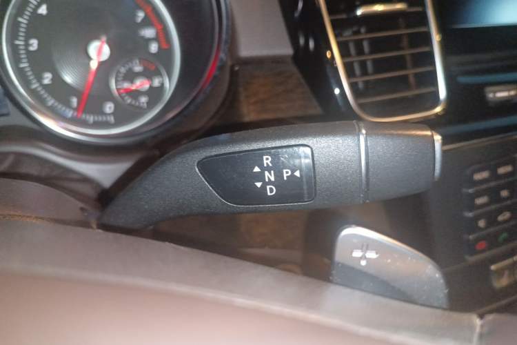 Used Mercedes-Benz GLS 2018 Refreshed GLS 400 4MATIC Dynamic Edition Gear Lever