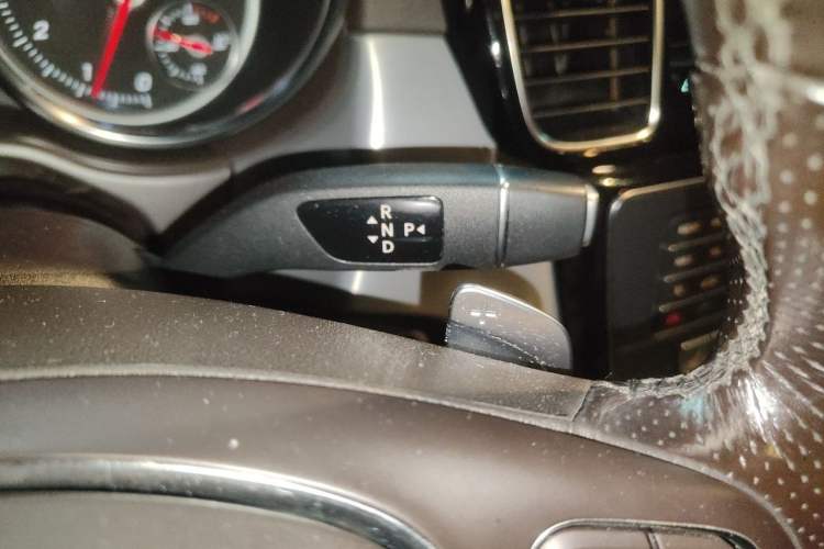 Used Mercedes-Benz GLS 2018 Facelift GLS 320 4MATIC Gear Lever