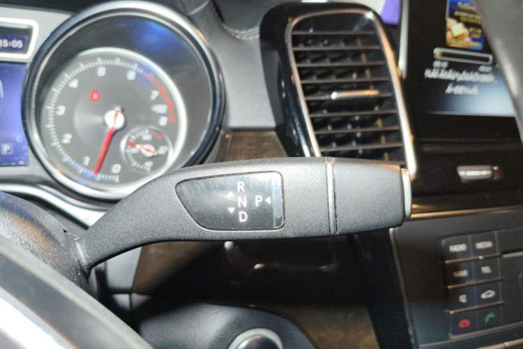 Used Mercedes-Benz GLS 2018 Refreshed GLS 400 4MATIC Dynamic Edition Gear Lever