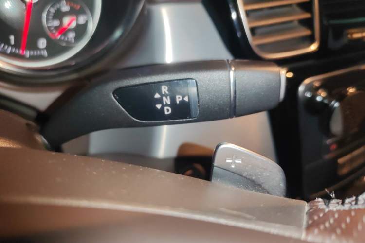 Used Mercedes-Benz GLS 2018 Facelift GLS 320 4MATIC Gear Lever