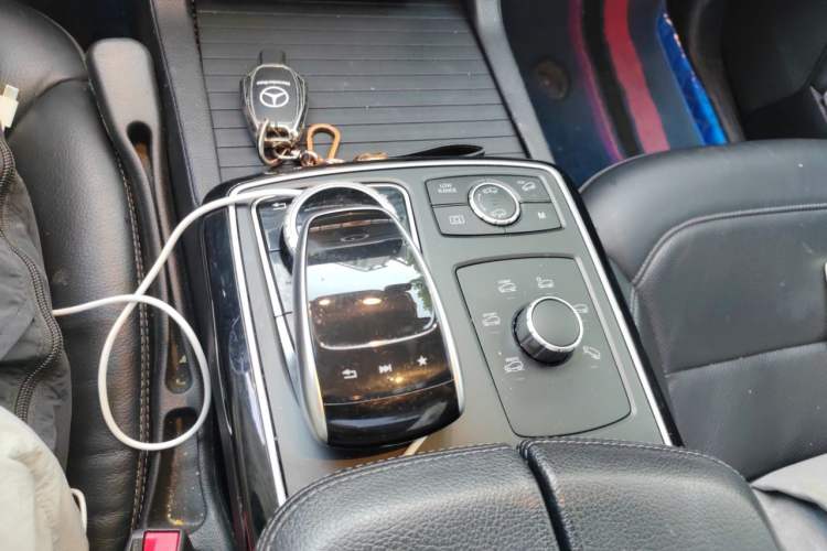 Used Mercedes-Benz GLS 2018 Restyled GLS 400 4MATIC Luxury Edition Gear Lever