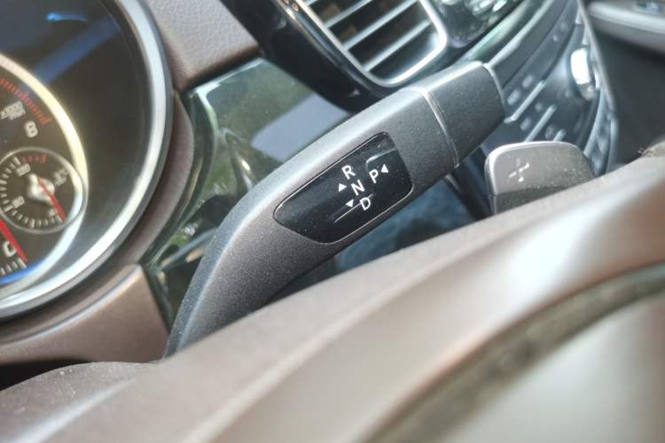 Used Mercedes-Benz GLS 2018 Facelift GLS 320 4MATIC Gear Lever