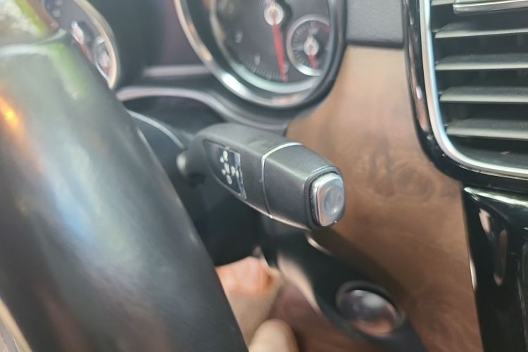 Used Mercedes-Benz GLS 2018 Restyled GLS 400 4MATIC Luxury Edition Gear Lever