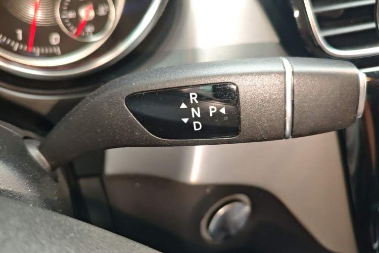 Used Mercedes-Benz GLS 2018 Facelift GLS 320 4MATIC Gear Lever