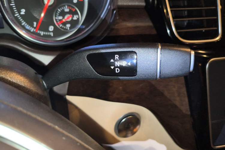 Used Mercedes-Benz GLS 2018 Refreshed GLS 400 4MATIC Dynamic Edition Gear Lever