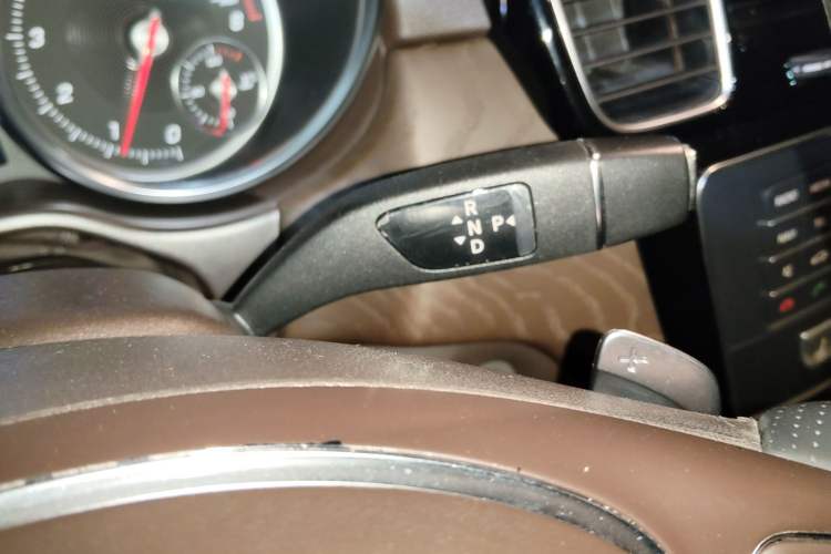 Used Mercedes-Benz GLS 2018 GLS 320 4MATIC Gear Lever