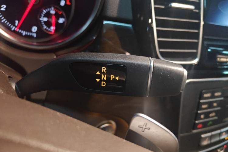 Used Mercedes-Benz GLS 2018 Refreshed GLS 400 4MATIC Dynamic Edition Gear Lever