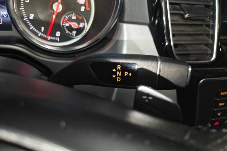 Used Mercedes-Benz GLS 2018 GLS 320 4MATIC Gear Lever