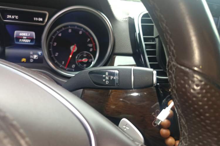 Used Mercedes-Benz GLS 2018 GLS 400 4MATIC Dynamic Model Gear Lever
