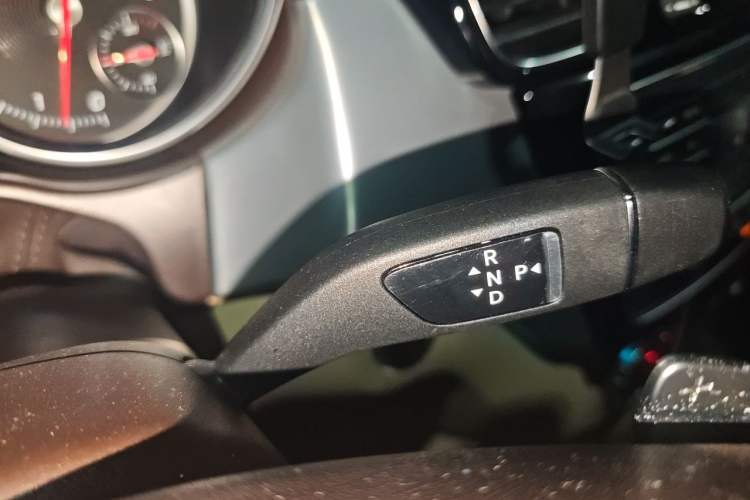 Used Mercedes-Benz GLS 2018 GLS 320 4MATIC Gear Lever