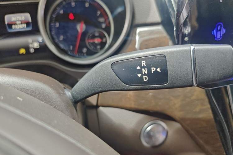 Used Mercedes-Benz GLS 2018 GLS 400 4MATIC Dynamic Model Gear Lever