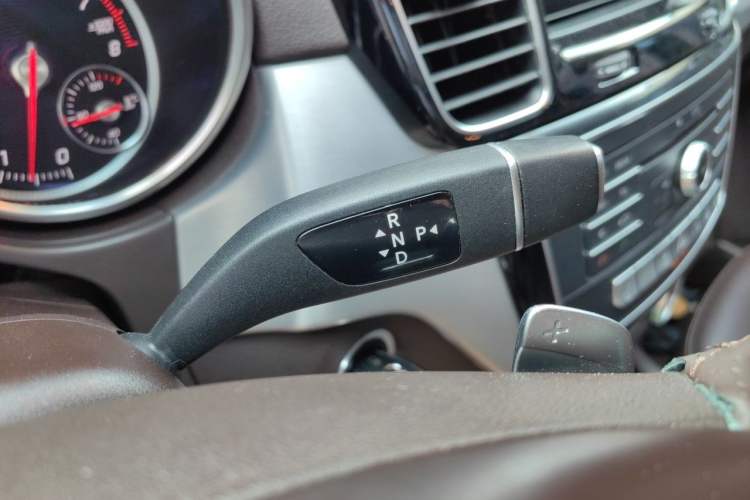 Used Mercedes-Benz GLS 2018 Facelift GLS 320 4MATIC Gear Lever