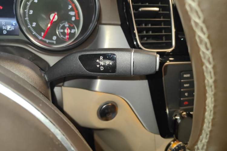 Used Mercedes-Benz GLS 2018 Facelift GLS 320 4MATIC Gear Lever
